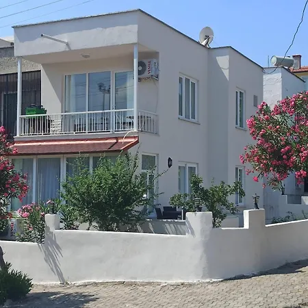 Vakantiehuis Great Location, Private Garden 2 Min Walk To